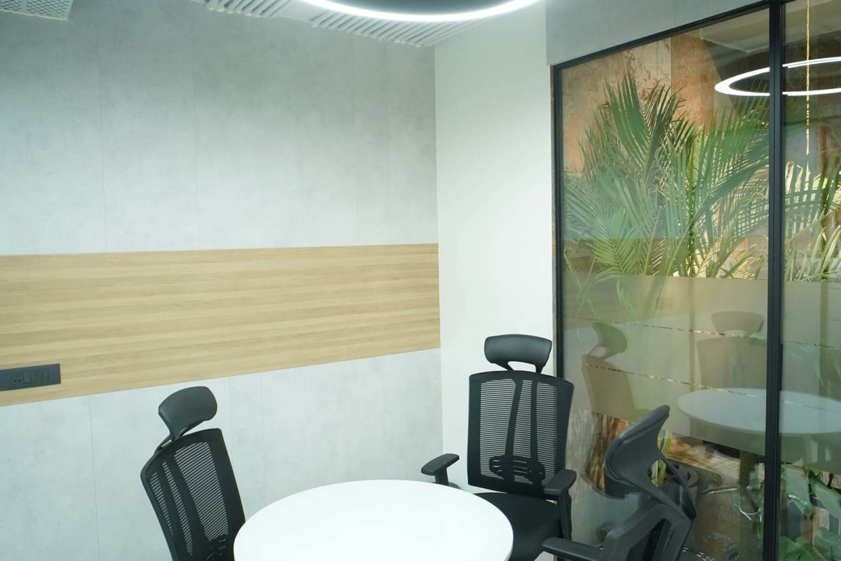 Round Meeting room to set up the future task 360 degree