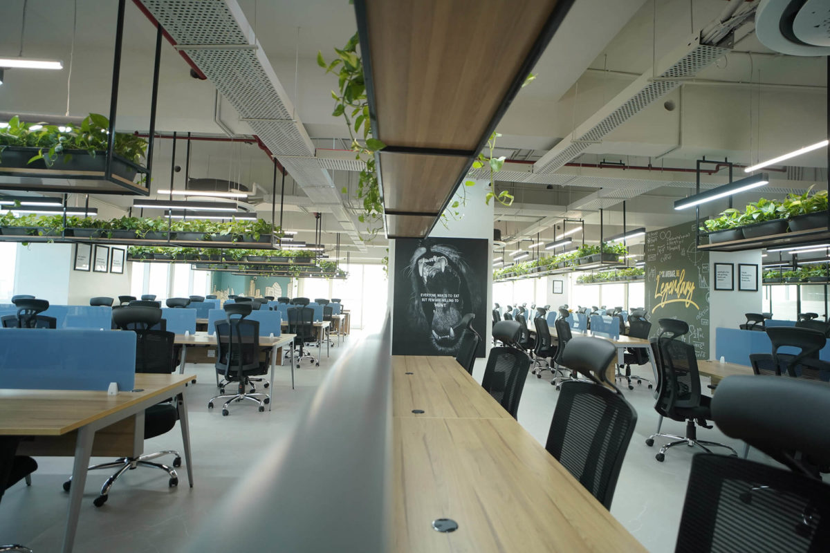 Vertical and Horizontal Open Floor Workstations Desk